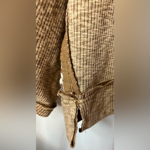 POL Bloom & Floral  Mocha Heathered Crewneck ribbed with Floral Trim - Picture 6 of 13